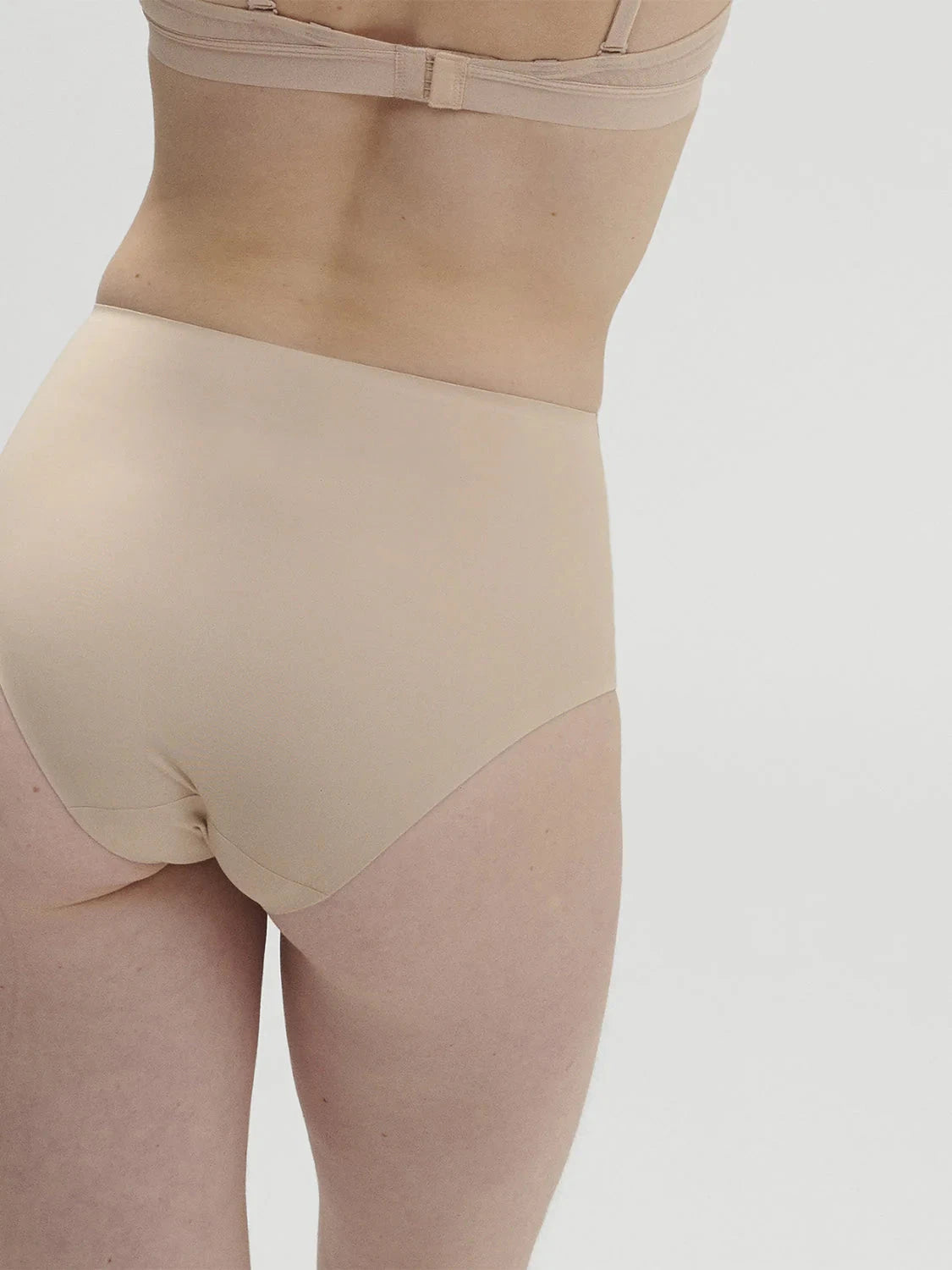SIMONE PERELE ESSENTIEL CONTROL BRIEF BRIEFS Simone Perele