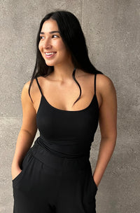 TANI SHOE STRING SINGLET BASICS Tani