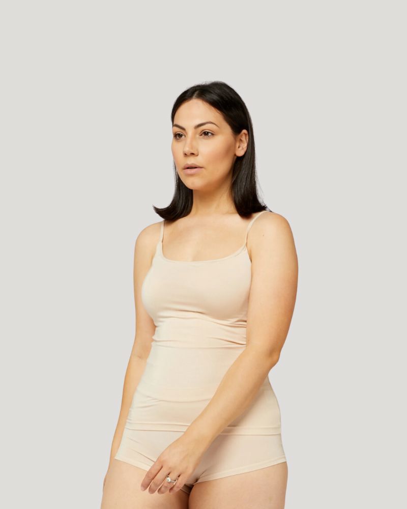 TANI SHOE STRING SINGLET BASICS Tani