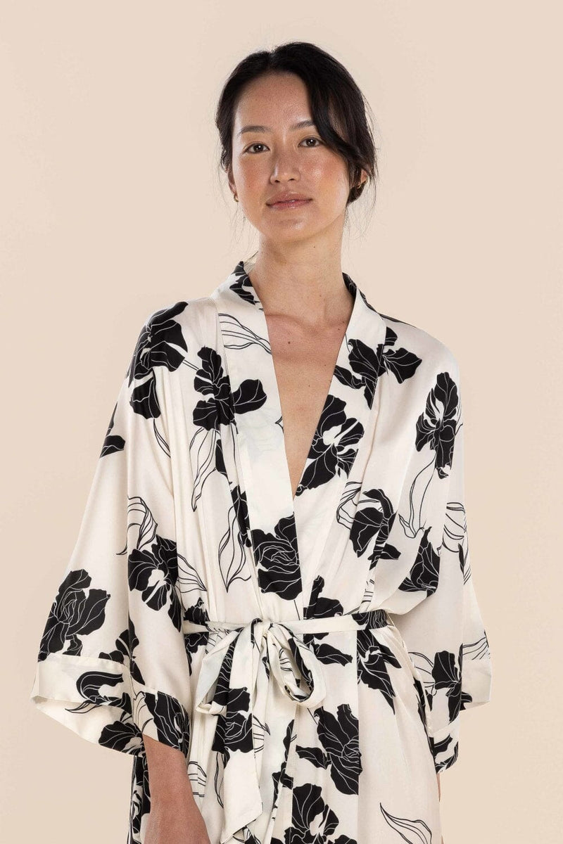 GINGERLILLY DAISY SILKY SATIN ROBE SLEEPWEAR Gingerlilly 