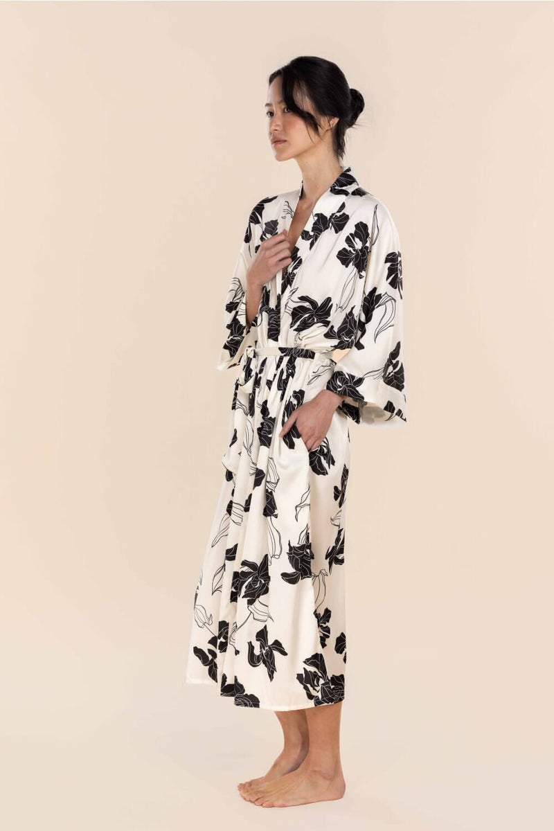 GINGERLILLY DAISY SILKY SATIN ROBE SLEEPWEAR Gingerlilly 