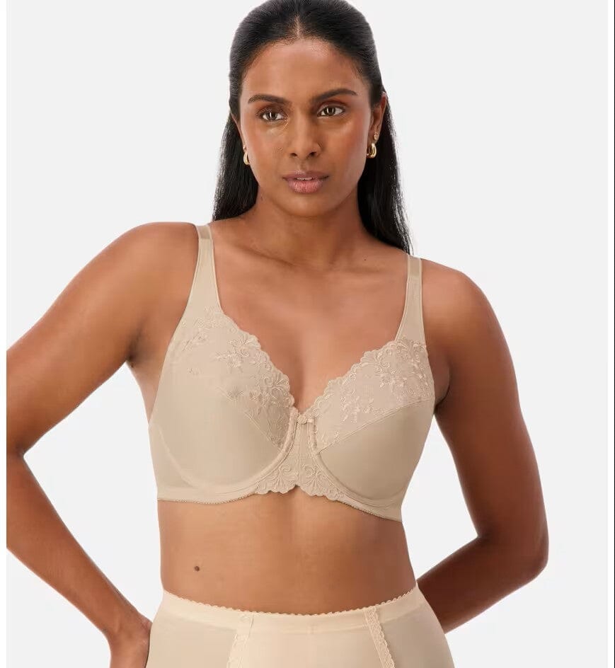 Triumph Embroidered Minimiser Bras Triumph 