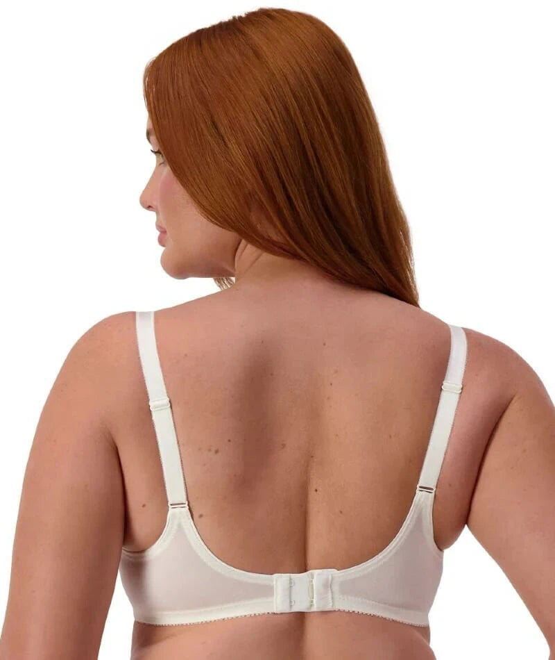 Triumph Embroidered Minimiser Bras Triumph 