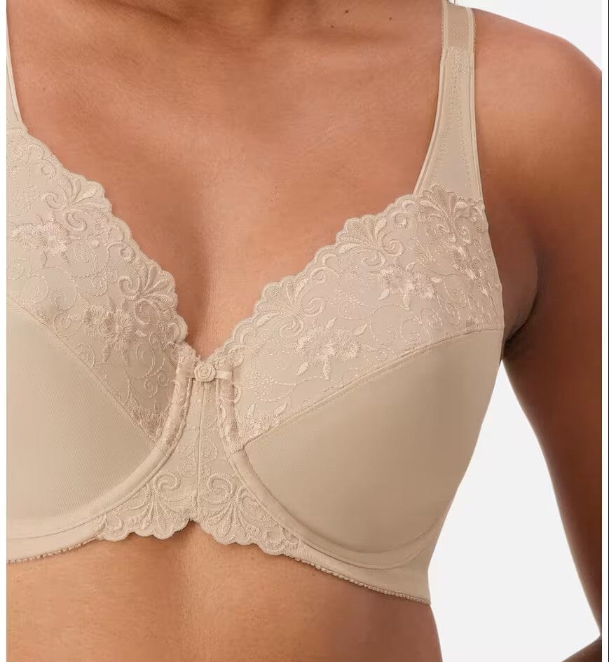 Triumph Embroidered Minimiser Bras Triumph 