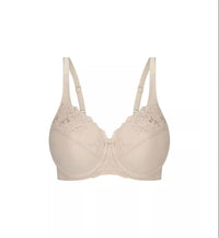 Triumph Embroidered Minimiser Bras Triumph 
