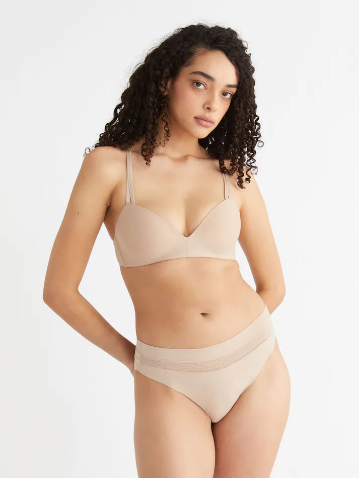 CALVIN KLEIN SEDUCTIVE COMFORT LIGHT LIFT WIRELESS DEMI BRA'S Calvin Klein 